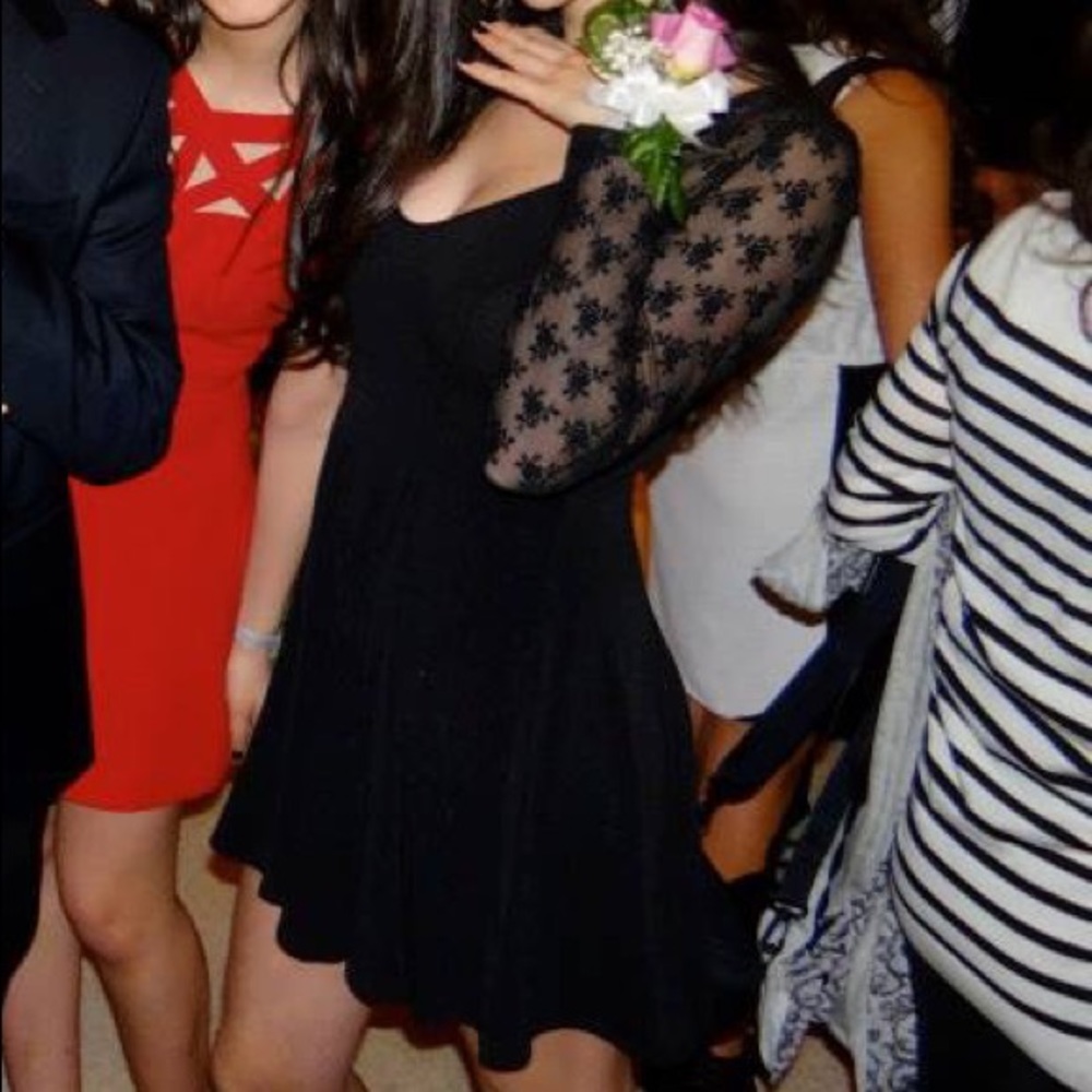 Gorgeous long sleeve lace dress LBD